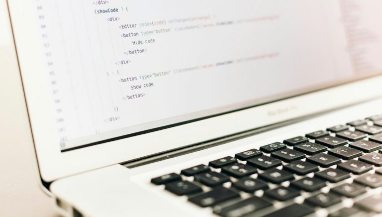 Vergleich günstiger Website- Baukasten vs. Agentur-Website